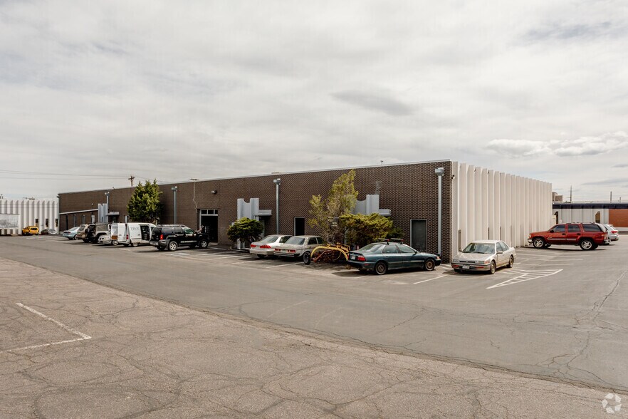 More Photos Of 2600 W 2nd Ave, Denver Warehouse For Lease