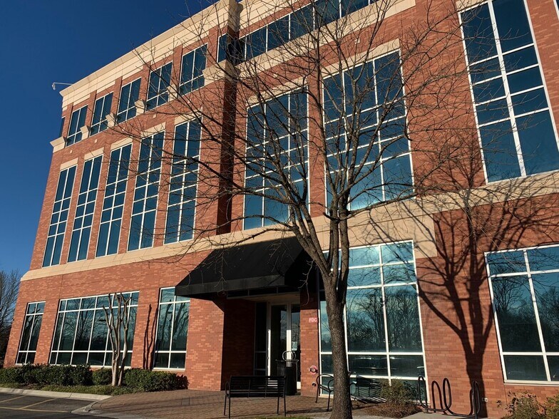 More Photos Of 11020 David Taylor Dr, Charlotte Office For Lease