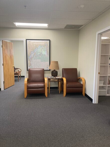 More Photos Of 19 Batchelder Rd, Seabrook Office Residential For Lease