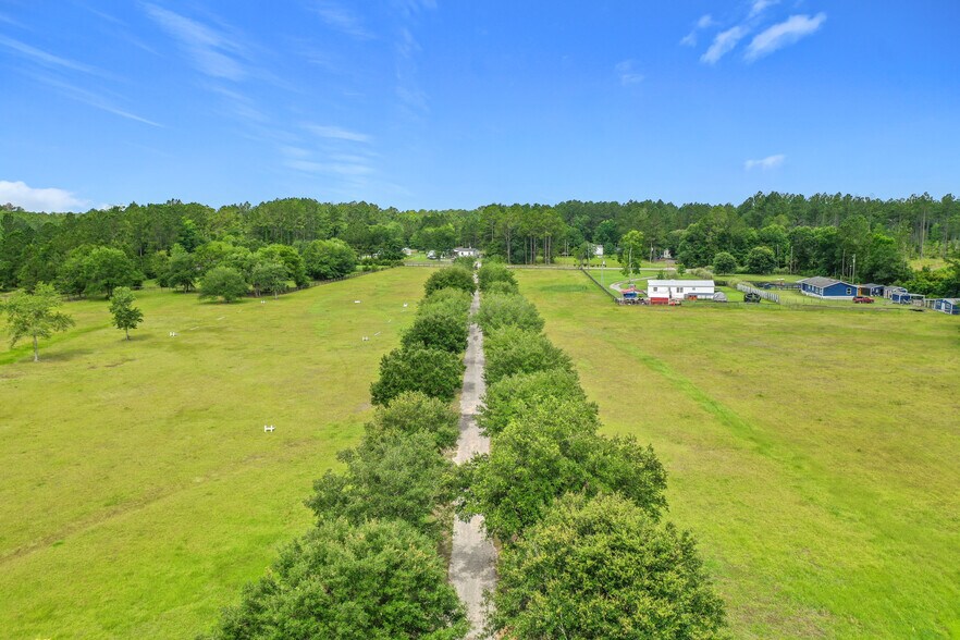More Photos Of 46700 Middle Rd, Callahan Land For Sale