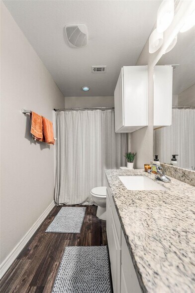 More Photos Of 2537 S 3rd St, Waco Apartments For Sale