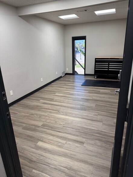 More Photos Of 801 E Abram St, Arlington Loft Creative Space For Lease