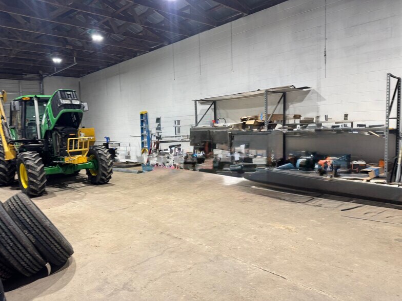 More Photos Of 2028 Travis Rd, Columbia Specialty For Sale