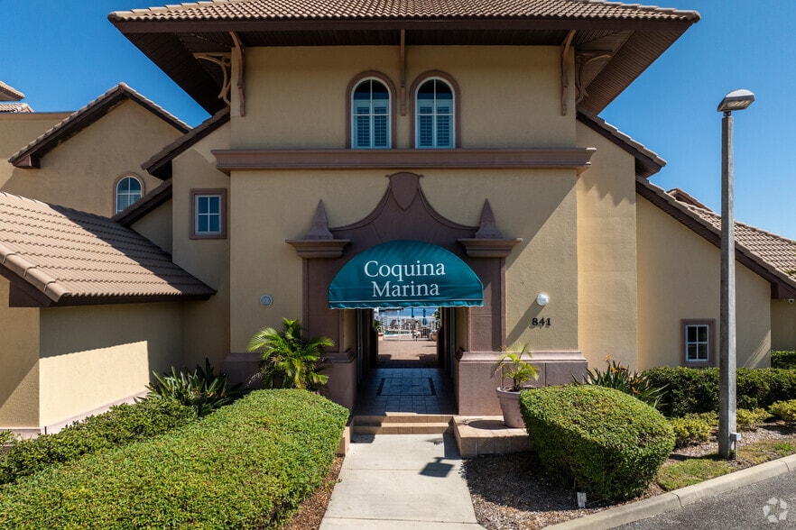 More Photos Of 861 Ballough Rd, Daytona Beach Restaurant For Lease