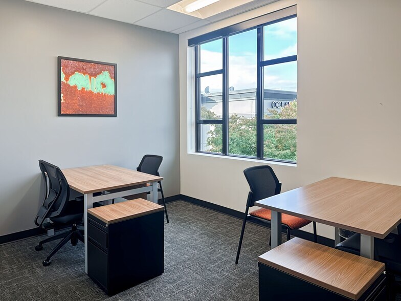 More Photos Of 15300 Croydon Dr, Surrey Coworking Space