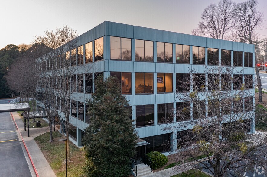 More Photos Of 2110 Powers Ferry Rd SE, Atlanta Office For Lease
