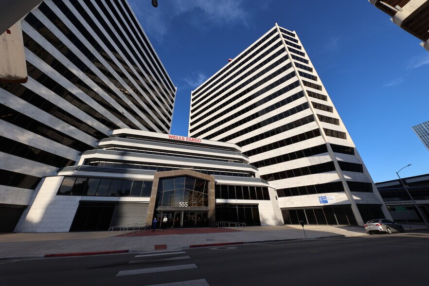 More Photos Of 555 N Carancahua St, Corpus Christi Office For Lease