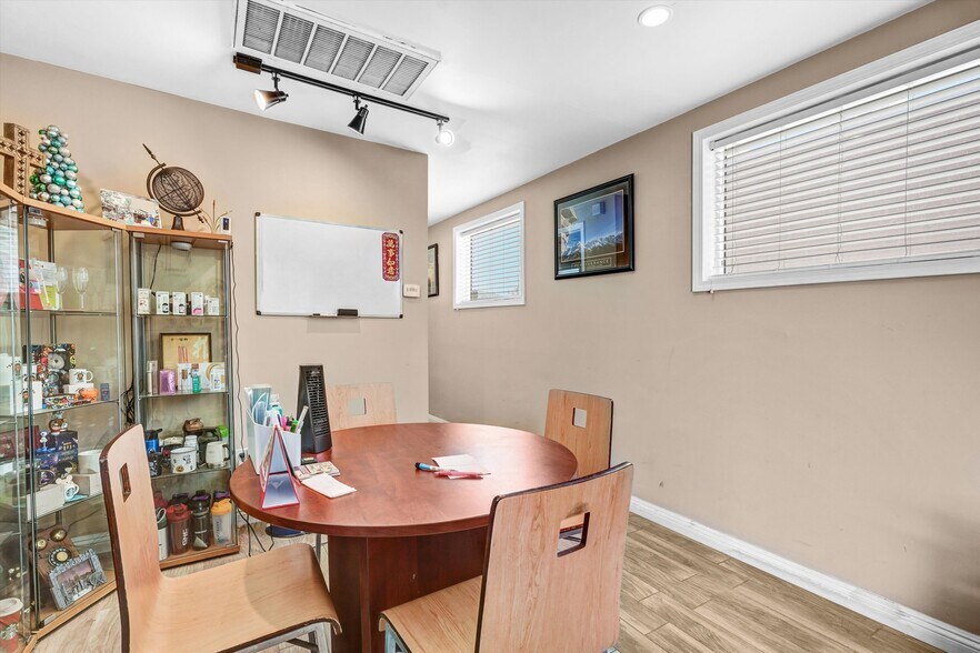 More Photos Of 5604-5608 Rosemead Blvd, Temple City Storefront Retail Residential For Lease