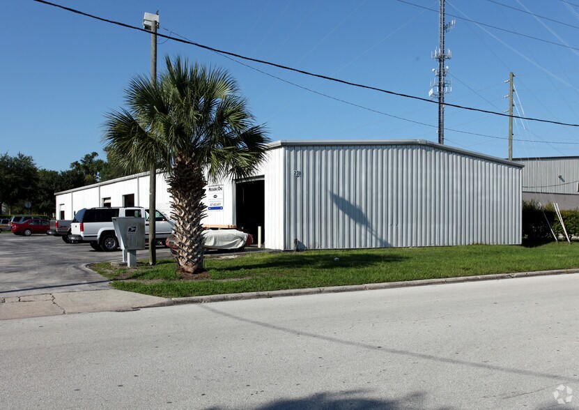 Primary Photo Of 238 W Marvin Ave, Longwood Warehouse For Lease
