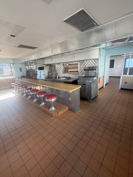 More Photos Of 970 S 3rd St, Louisville Restaurant For Lease