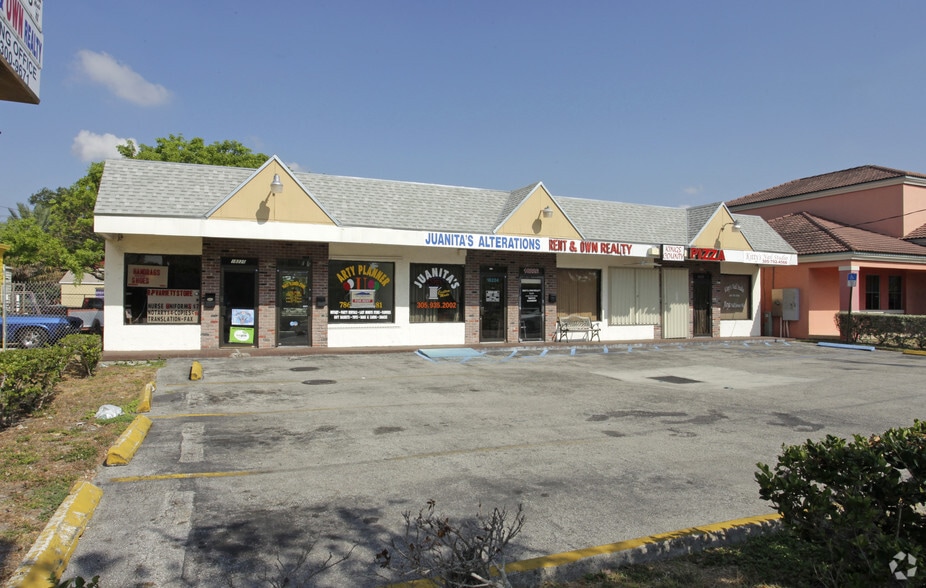 Primary Photo Of 18220-18230 W Dixie Hwy, North Miami Beach Unknown For Lease