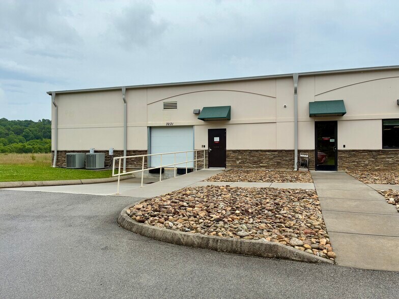 More Photos Of 3231 N Star Cir, Louisville Office For Lease