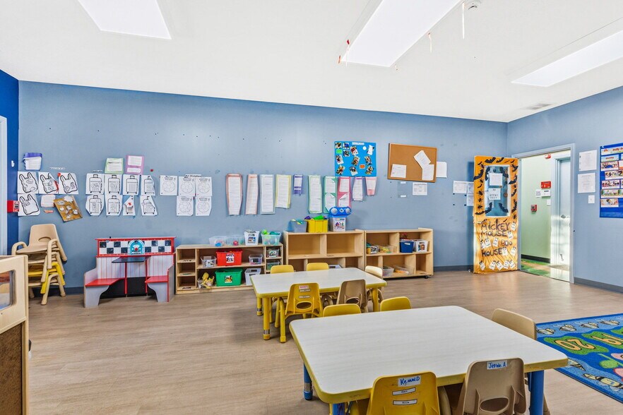 More Photos Of 925 Hendricks Dr, Lebanon Daycare Center For Sale