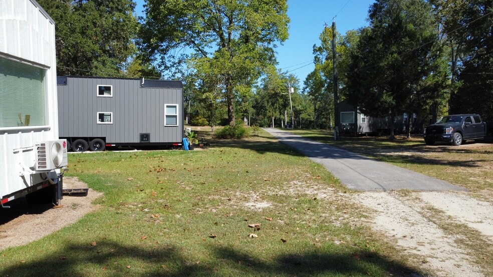 More Photos Of 3174 Westwood Dr, Marianna Trailer Camper Park For Sale