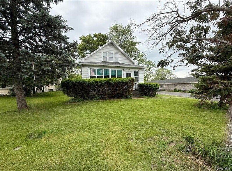 More Photos Of 2538 Niagara Falls Blvd, Niagara Falls Office Residential For Sale