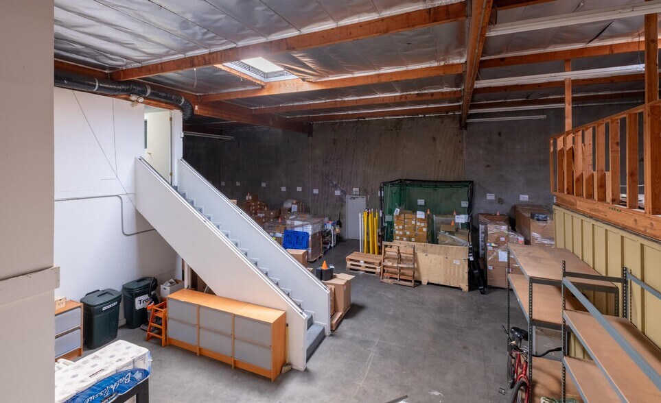 More Photos Of 22809 Lockness Ave, Torrance Warehouse For Sale