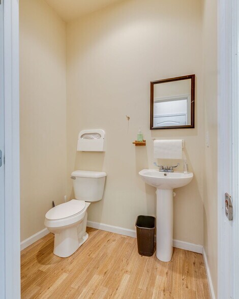 More Photos Of 3815 Highway 66 S, Rogersville Office For Lease