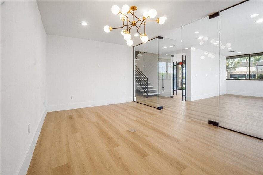 More Photos Of 1240 N Jefferson St, Anaheim Warehouse For Sale