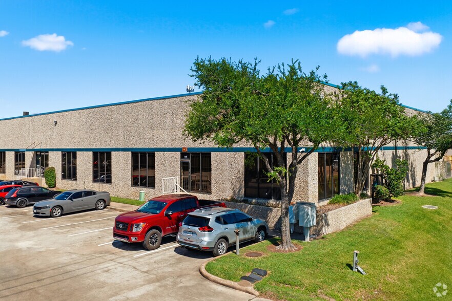 Primary Photo Of 18207 Chisholm Trl, Houston Unknown For Lease