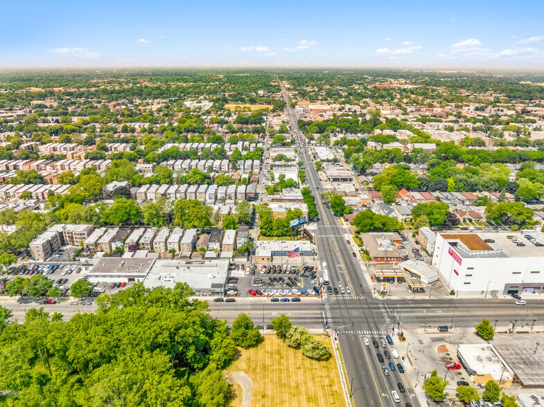 More Photos Of 2415 W Peterson Ave, Chicago Restaurant For Lease