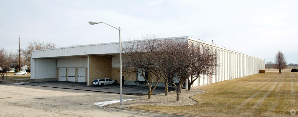 More Photos Of 463 Broadway Dr, Sun Prairie Warehouse For Lease