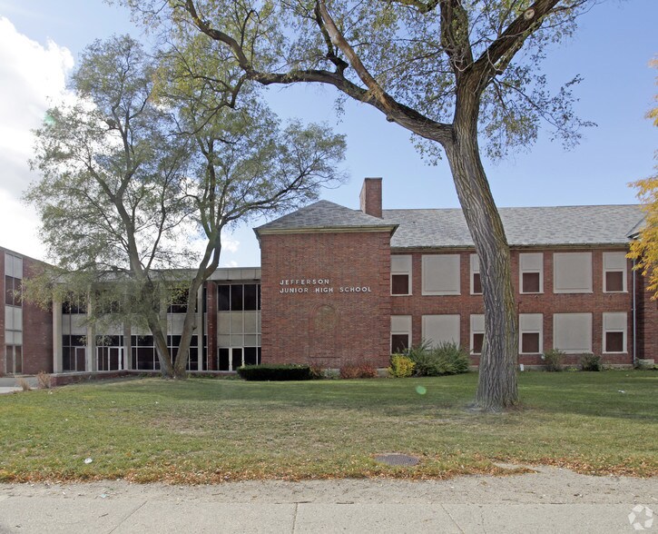 More Photos Of 600 Motor St, Pontiac Schools For Sale