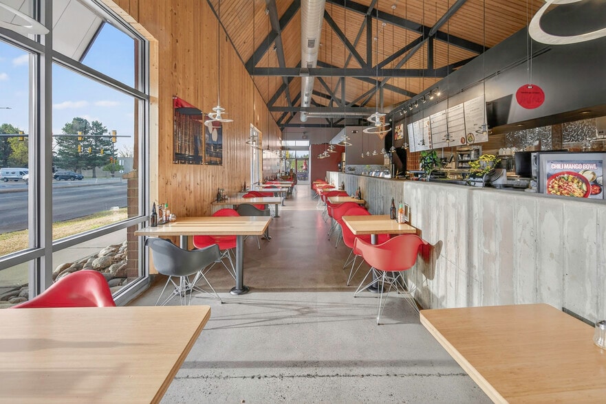 More Photos Of 100 W Troutman Pky, Fort Collins Restaurant For Lease