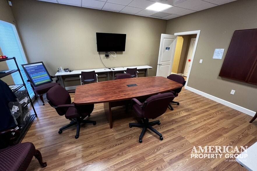 More Photos Of 420 S Tamiami Trl, Osprey Office For Sale
