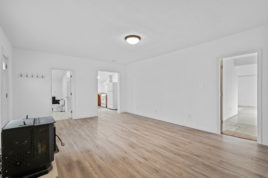 More Photos Of 990 E Hwy 730, Irrigon Storefront Retail Office For Sale