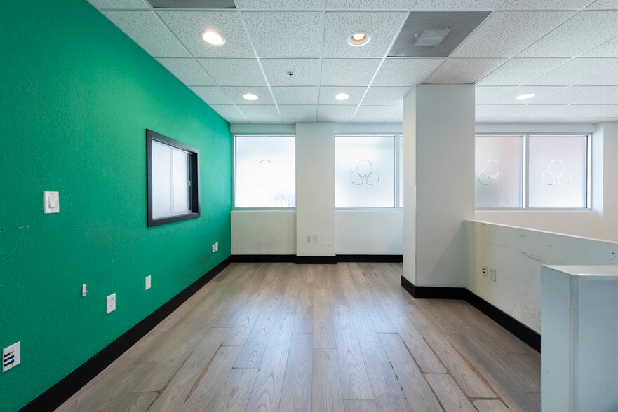 More Photos Of 6141 Sunset Dr, South Miami Medical For Lease