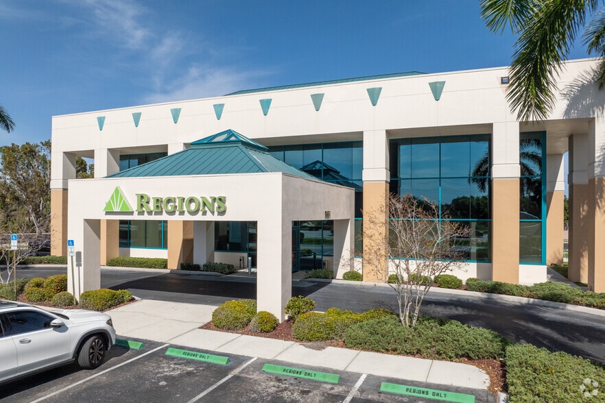 More Photos Of 15051 S Tamiami Trl, Fort Myers Medical For Lease