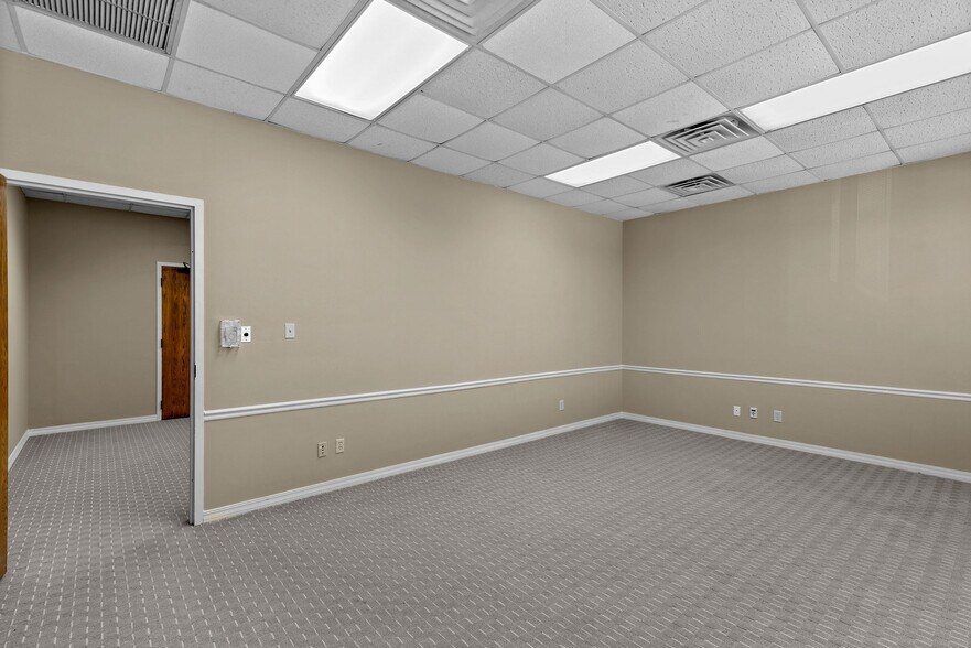 More Photos Of 800 N Spring St, Shreveport Office For Sale