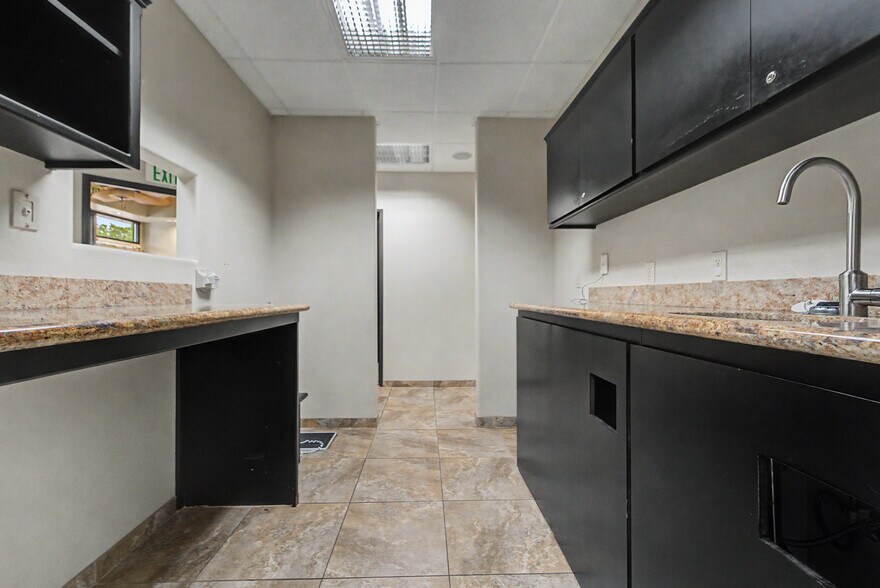 More Photos Of 1166 Live Oak Blvd, Yuba City Medical For Lease