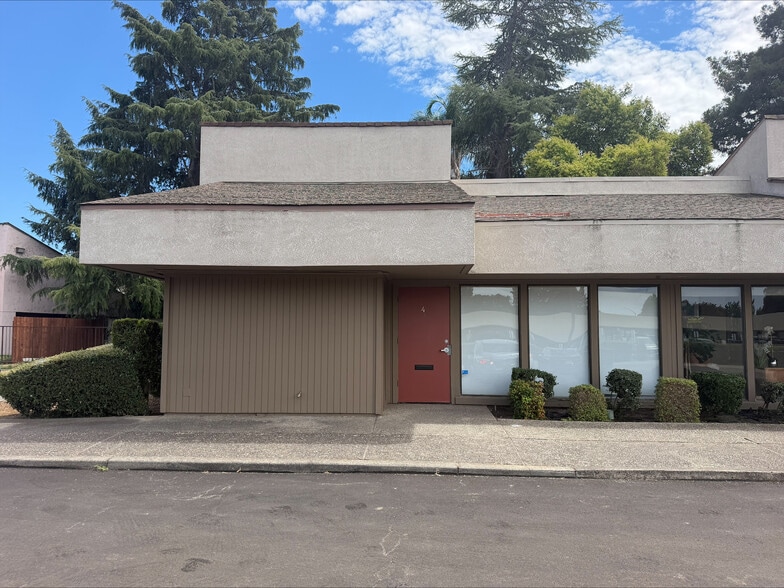 More Photos Of 2522 Grand Canal Blvd, Stockton Office For Lease