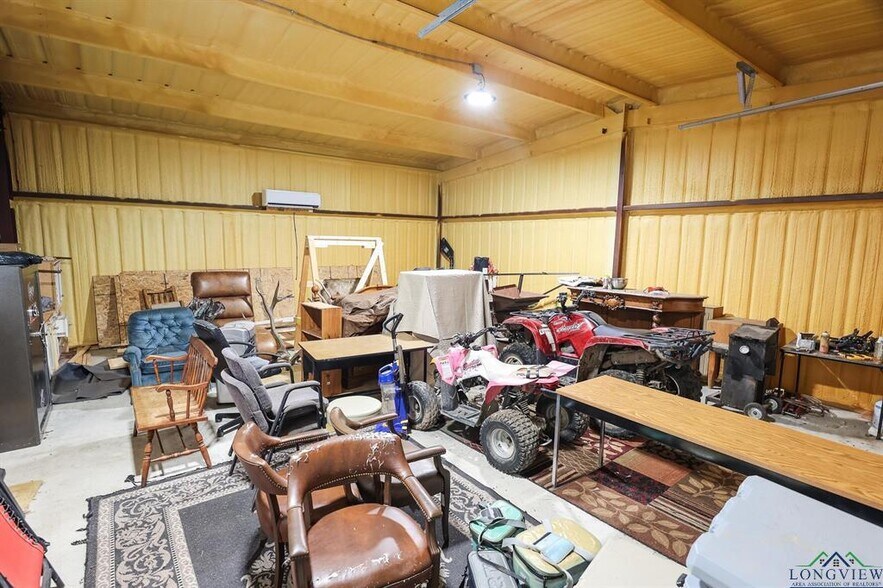 More Photos Of 1024 US Highway 59 N, Carthage Veterinarian Kennel For Sale