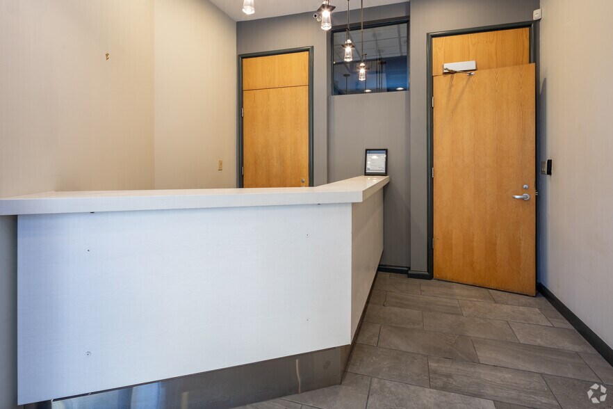 More Photos Of 445 N LaSalle St, Chicago Office For Sale