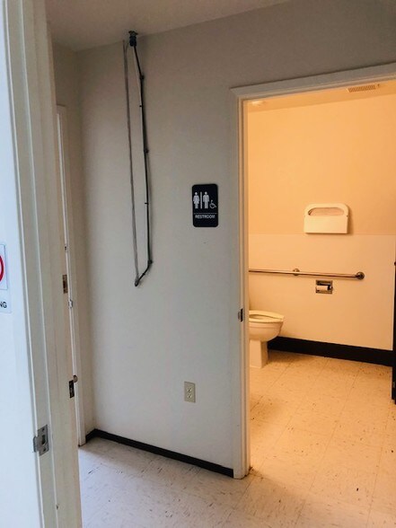 More Photos Of 11860 Kemper Rd, Auburn Flex For Sale