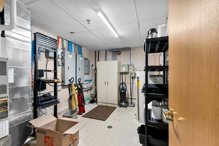 More Photos Of 2980 Walker Dr, Green Bay Office For Sale