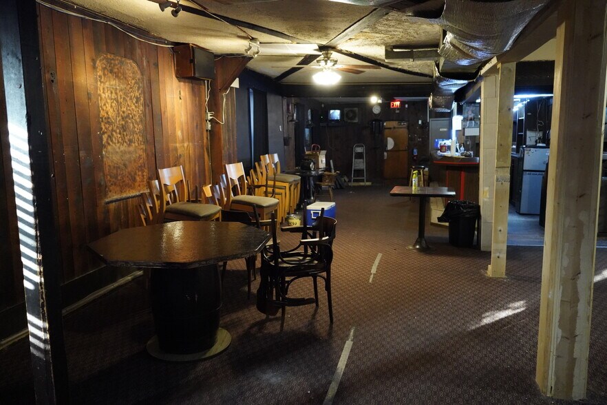 More Photos Of 5831 Ferry St, Niagara Falls Storefront Retail Residential For Sale