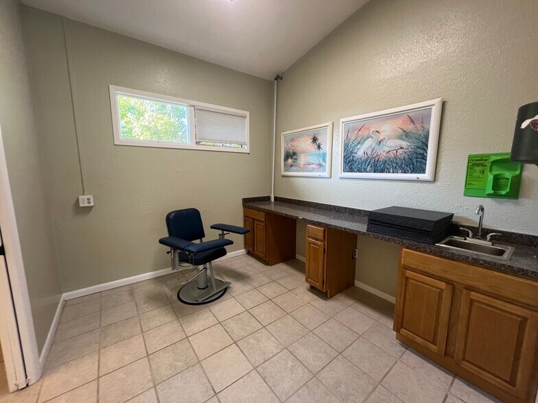 More Photos Of 5427 Water St, New Port Richey Medical For Sale