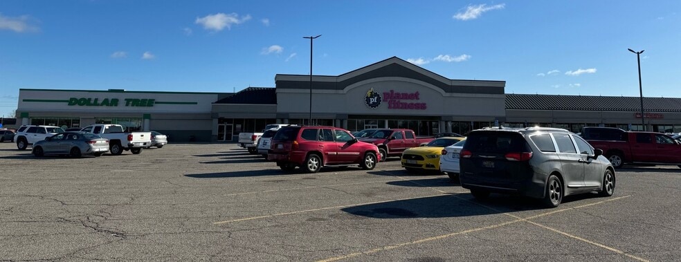 More Photos Of 10-90 N Groesbeck Hwy, Mount Clemens Unknown For Lease