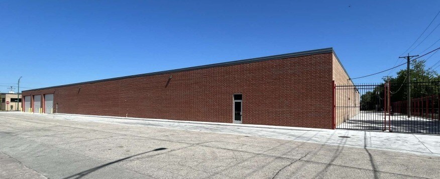More Photos Of 4202 W 45th St, Chicago Warehouse For Lease