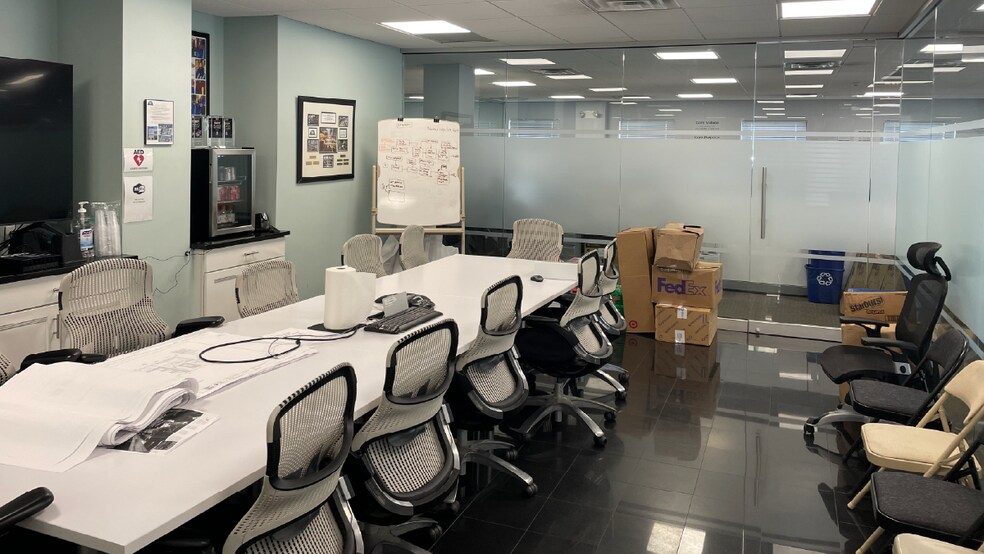 More Photos Of 54-08 Vernon Blvd, Long Island City Warehouse For Lease