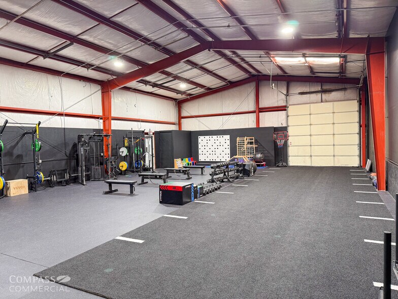 More Photos Of 2185 NE 2nd St, Bend Warehouse For Sale