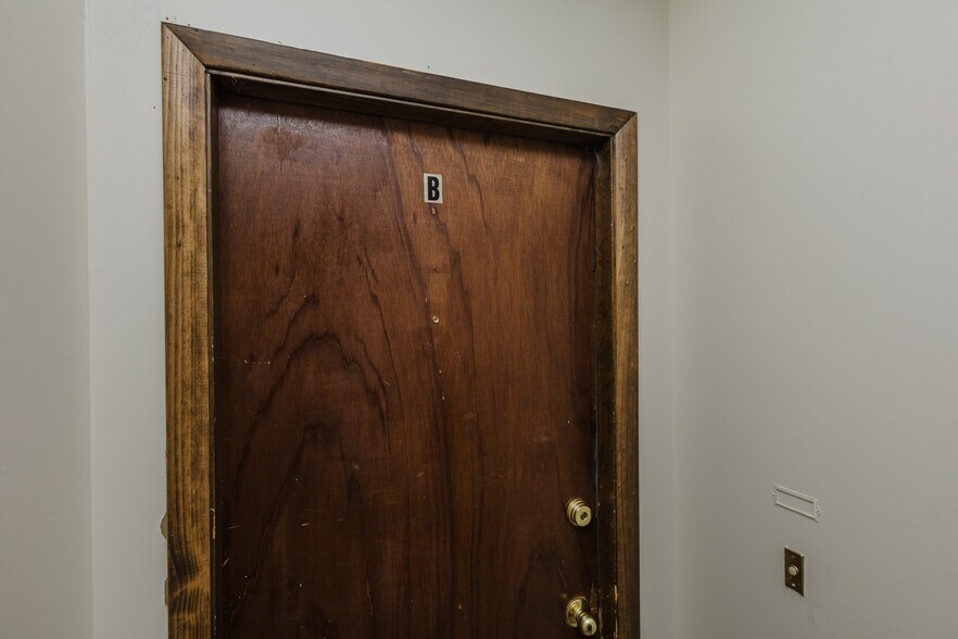 More Photos Of 3102 Sierra Pky, Hutchinson Apartments For Sale
