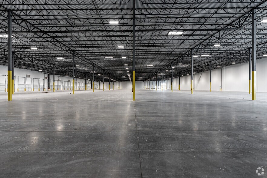 More Photos Of 3210 N Central Expy, McKinney Unknown For Lease