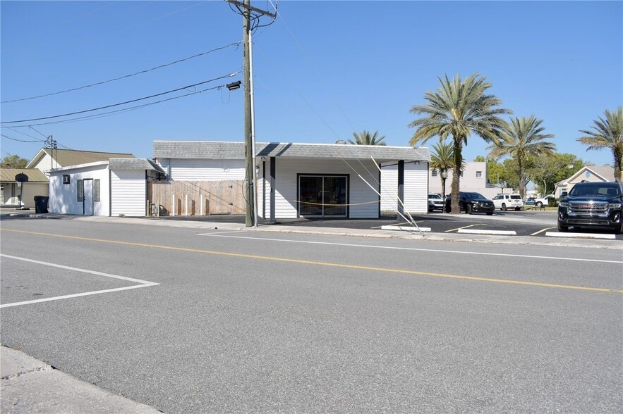 More Photos Of 212 Main St, Auburndale Flex For Sale