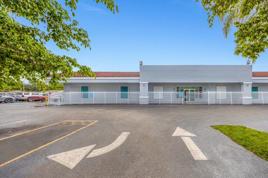 More Photos Of 2901 NW 17th Ave, Miami Office For Sale