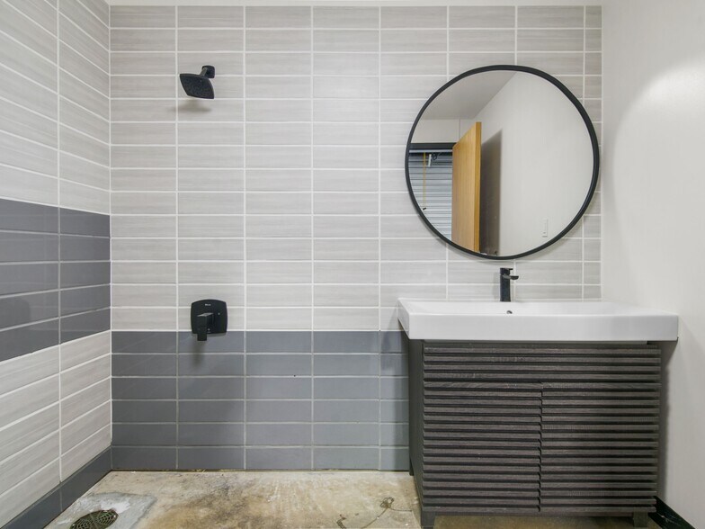 More Photos Of 529 SH 46 E, Boerne Warehouse For Sale