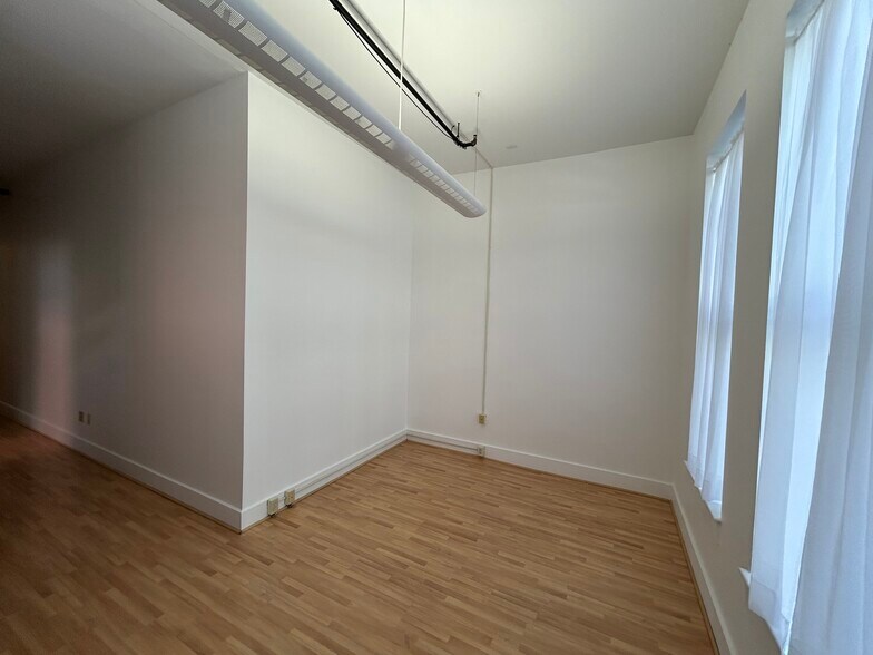 More Photos Of 14 N 3rd St, Lafayette Office For Sale
